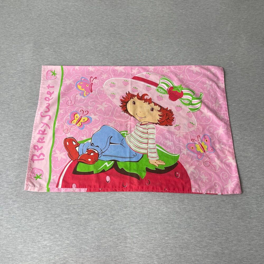 Strawberry Shortcake Y2K Vintage 2000s Pink Graphic Pillowcase